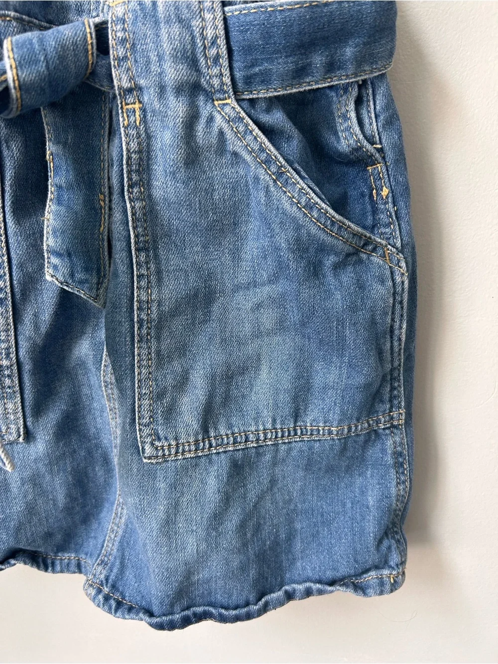 OshKosh B'gosh Little Girls Knit Denim skirt Belt Tie Front Girls Size 8/8A